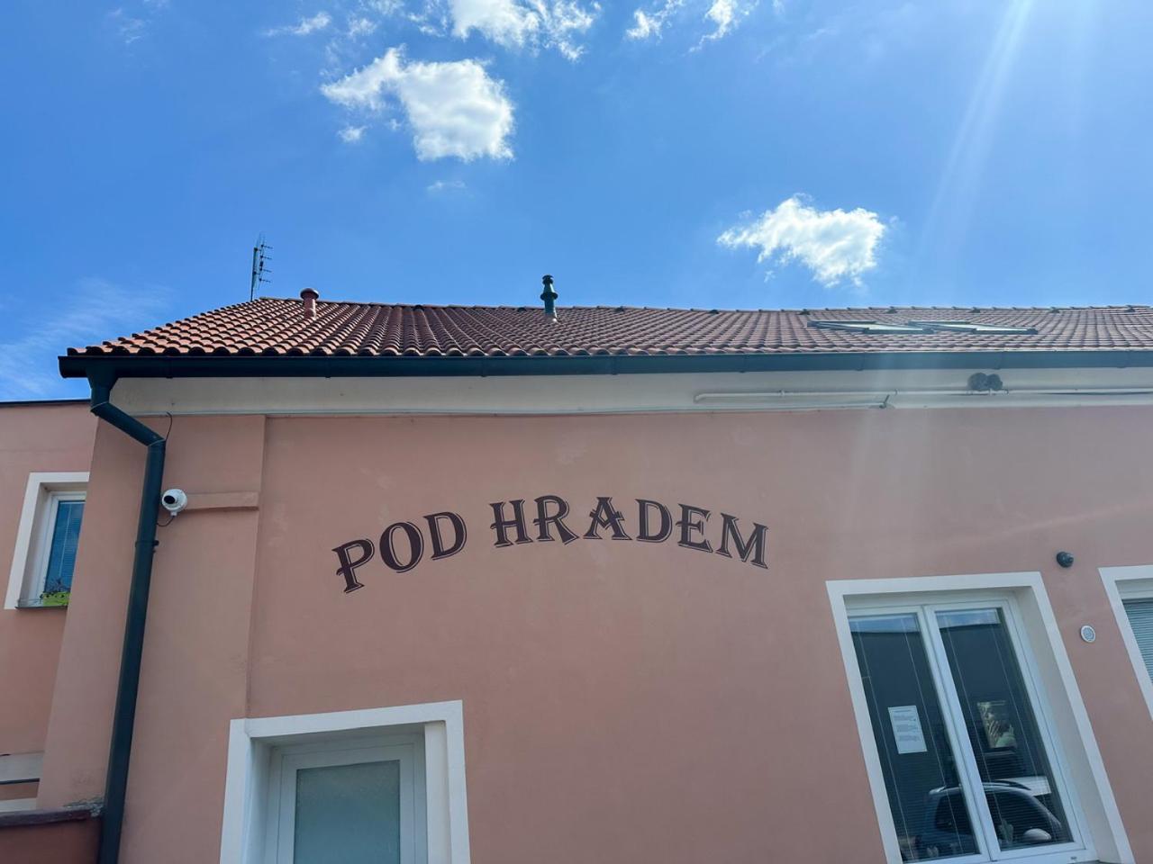 Apartman Pod Hradem Horsovsky Tyn Екстер'єр фото