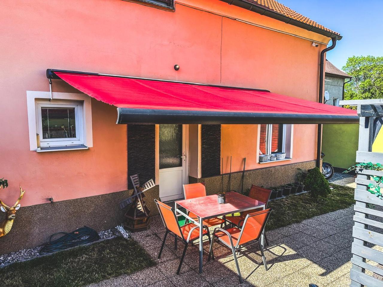 Apartman Pod Hradem Horsovsky Tyn Екстер'єр фото