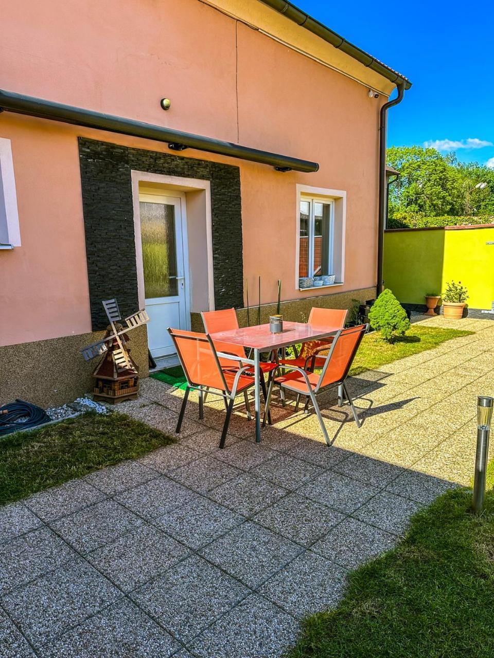 Apartman Pod Hradem Horsovsky Tyn Екстер'єр фото